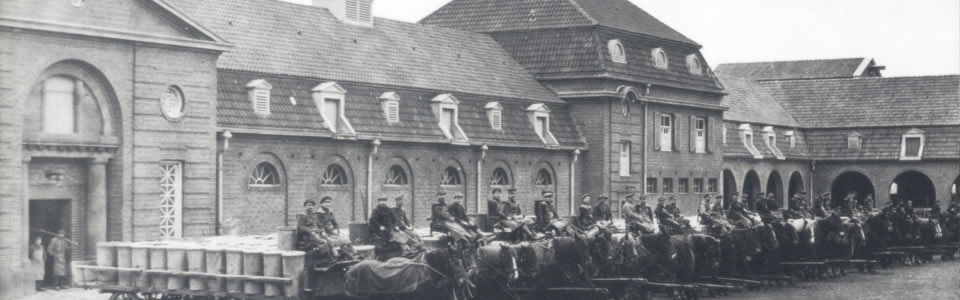 Schirrhof Krefeld mit Pferde-Müllabführ Schirrhof Krefeld mit Pferde-Müllabführ