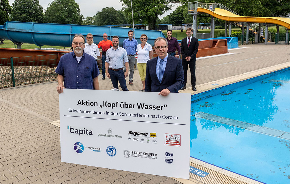 Die Vereine und Unternehmen von der Aktion "Kopf über Wasser" im Badezentrum Bockum