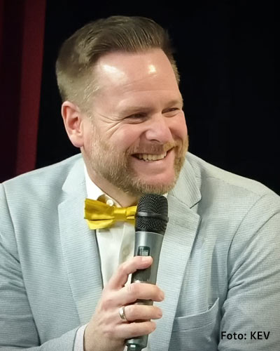Moderator Kristian Peters-Lach bei 90 Jahre Borgmann