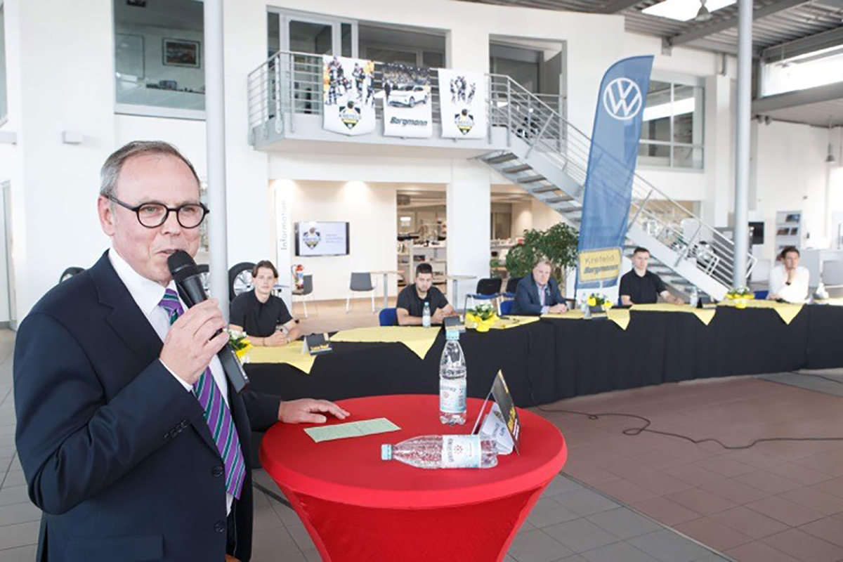 Krefelder Pinguine im Autohaus Borgmann