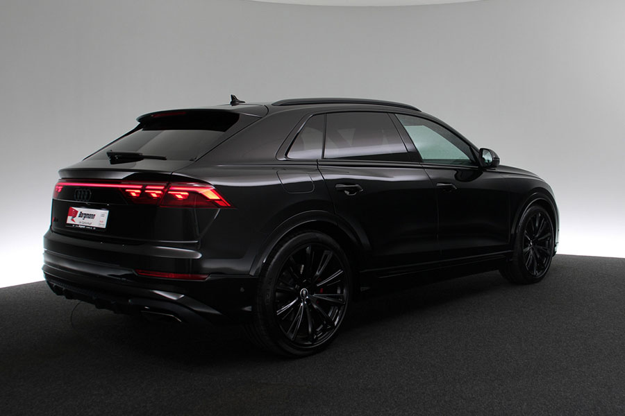 Audi Q8 hinten