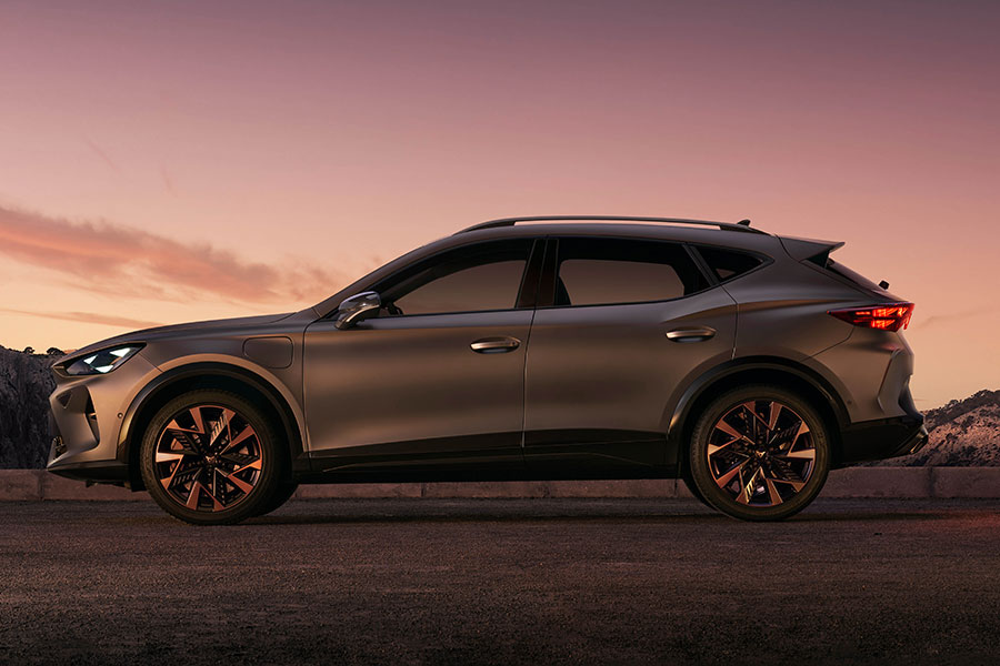 Der neue Cupra Formentor von der Seite Der neue Cupra Formentor von der Seite