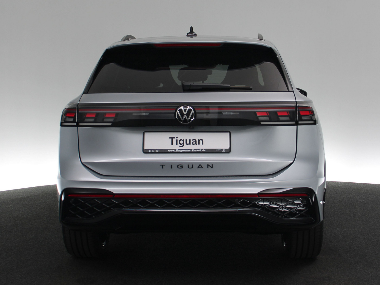 VW Tiguan 1.5 TSI eHybrid R-Line VW Tiguan 1.5 TSI eHybrid R-Line