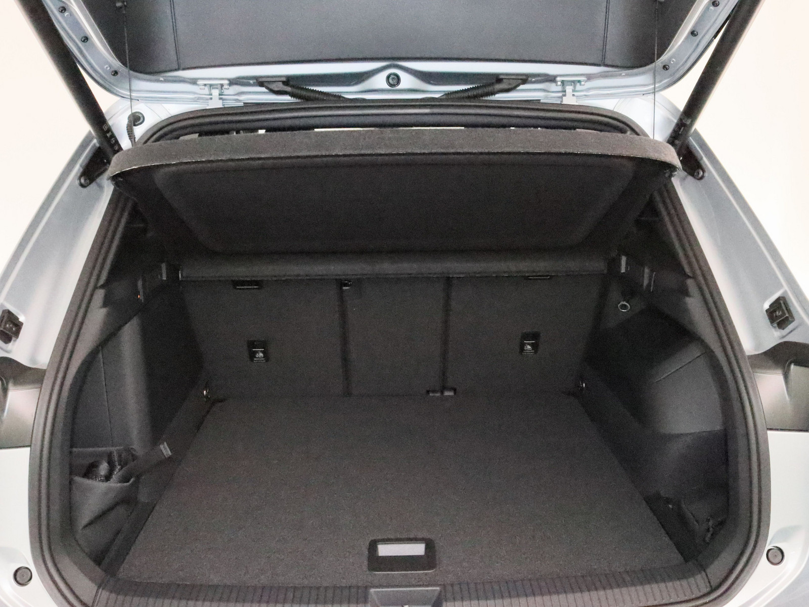 VW Tiguan 1.5 TSI eHybrid R-Line VW Tiguan 1.5 TSI eHybrid R-Line