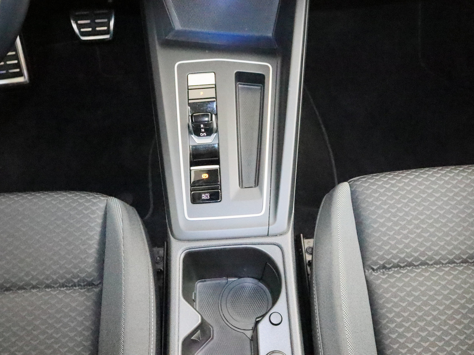 VW Golf VIII 2.0 TDI Active VW Golf VIII 2.0 TDI Active