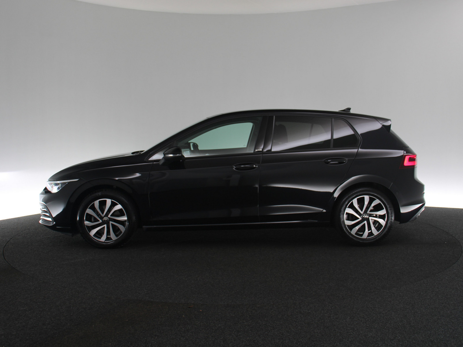 VW Golf VIII 2.0 TDI Active VW Golf VIII 2.0 TDI Active