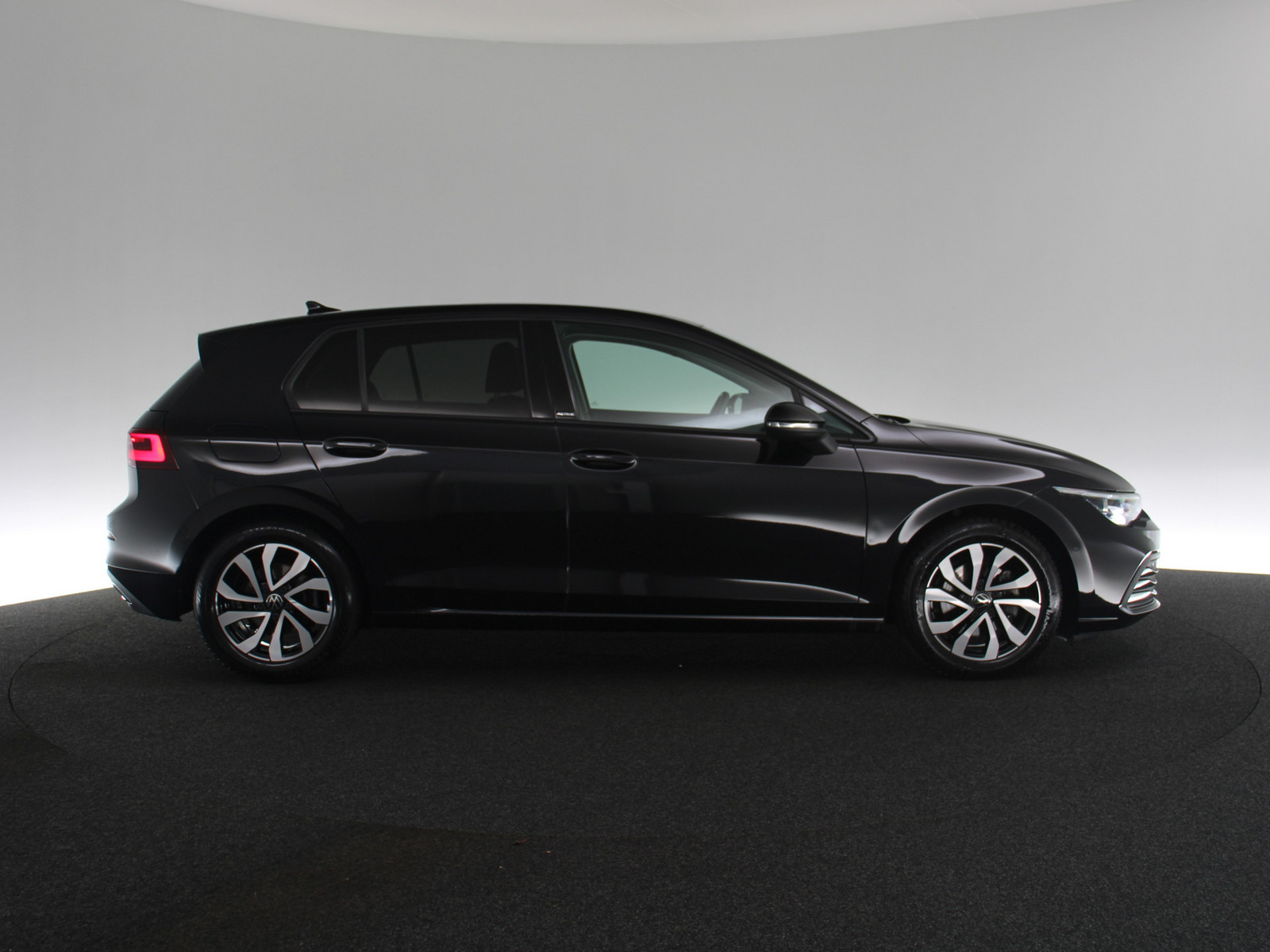 VW Golf VIII 2.0 TDI Active VW Golf VIII 2.0 TDI Active