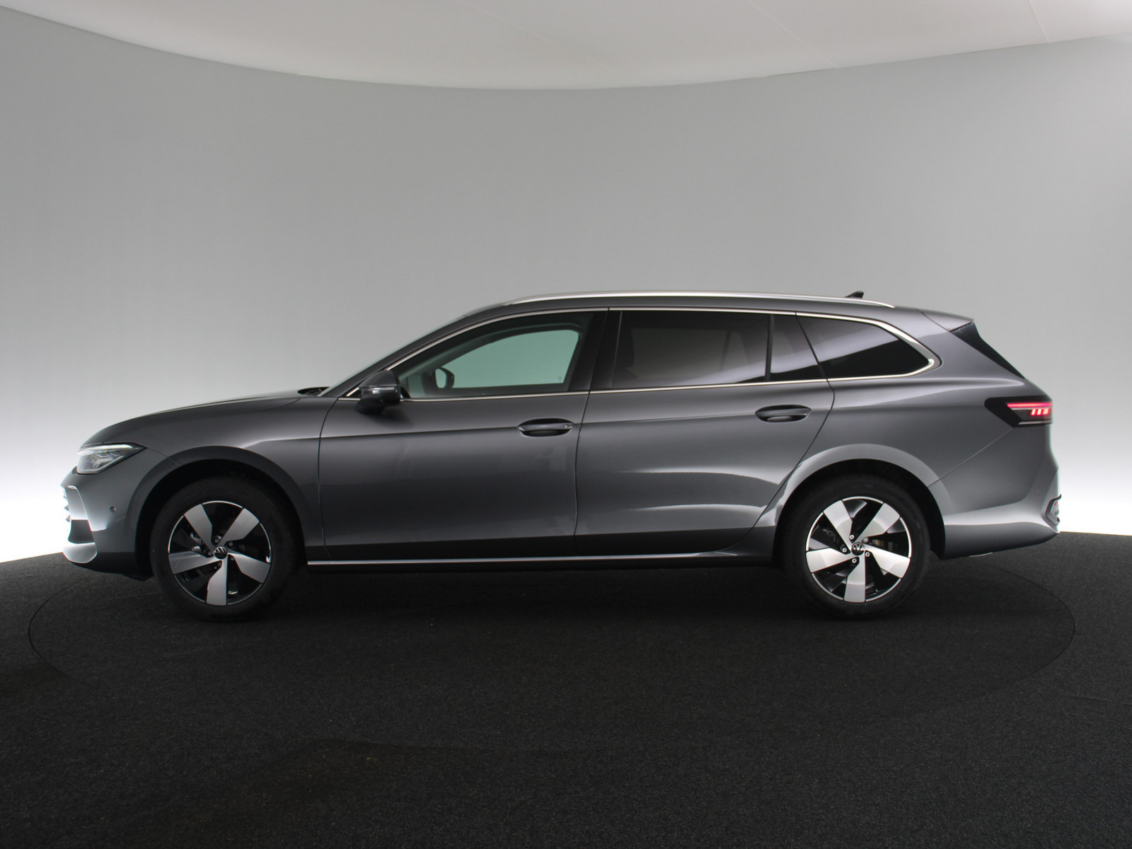 VW Passat 1.5 eTSI Business VW Passat 1.5 eTSI Business