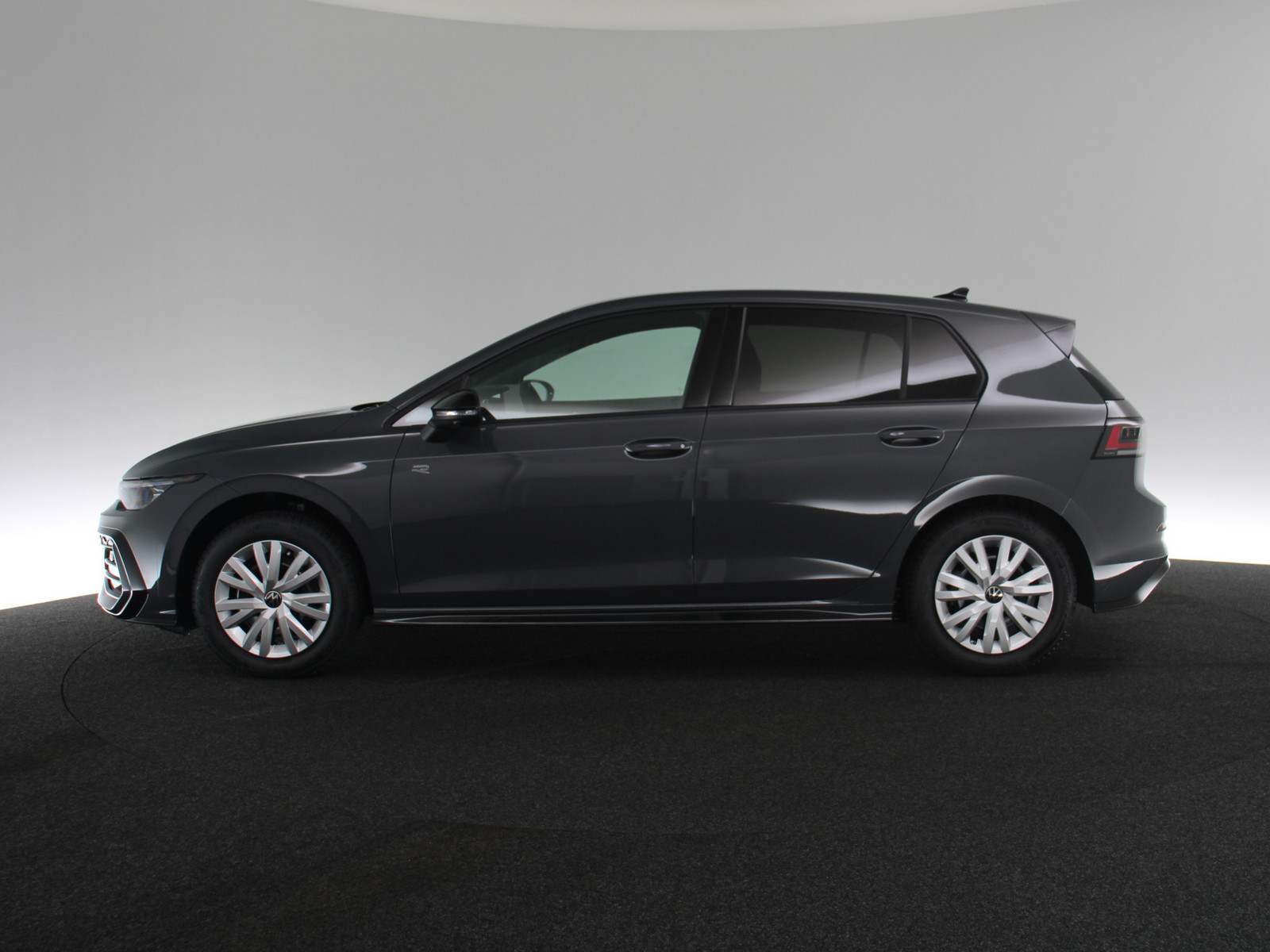 VW Golf VIII 1.5 eTSI R-Line VW Golf VIII 1.5 eTSI R-Line