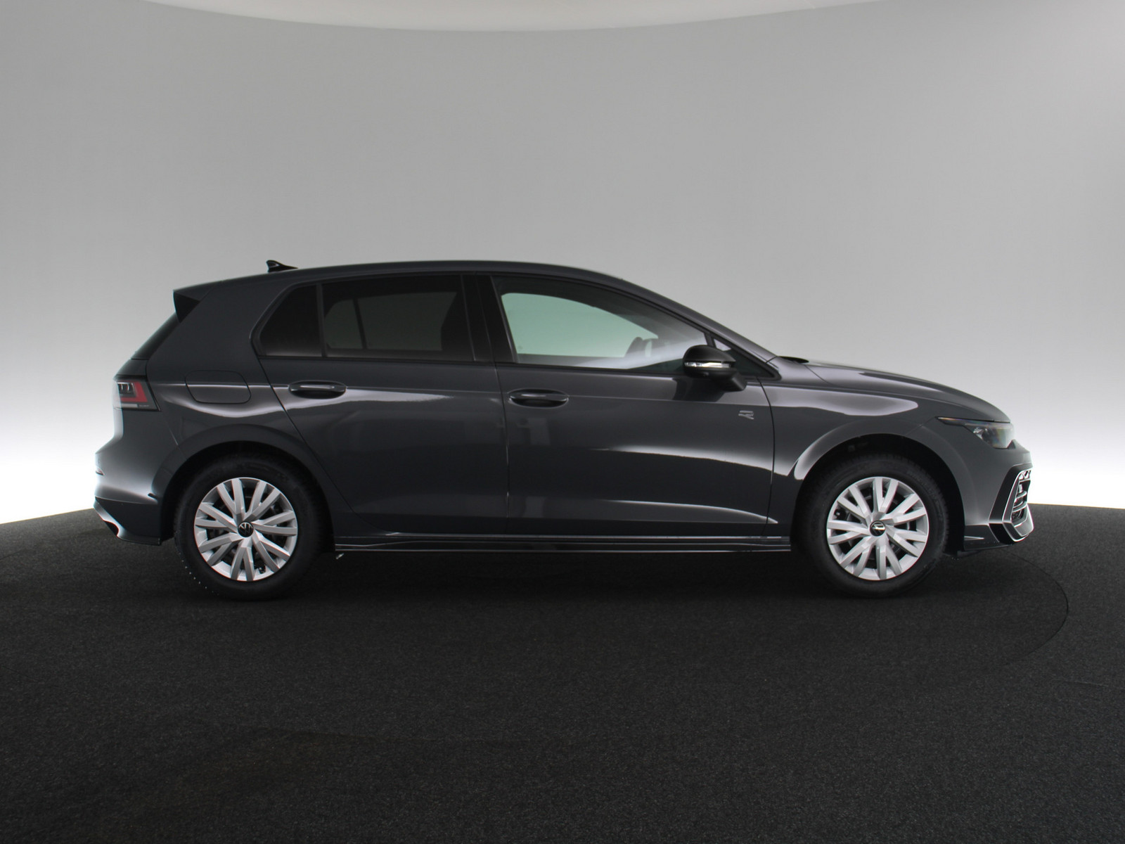 VW Golf VIII 1.5 eTSI R-Line VW Golf VIII 1.5 eTSI R-Line