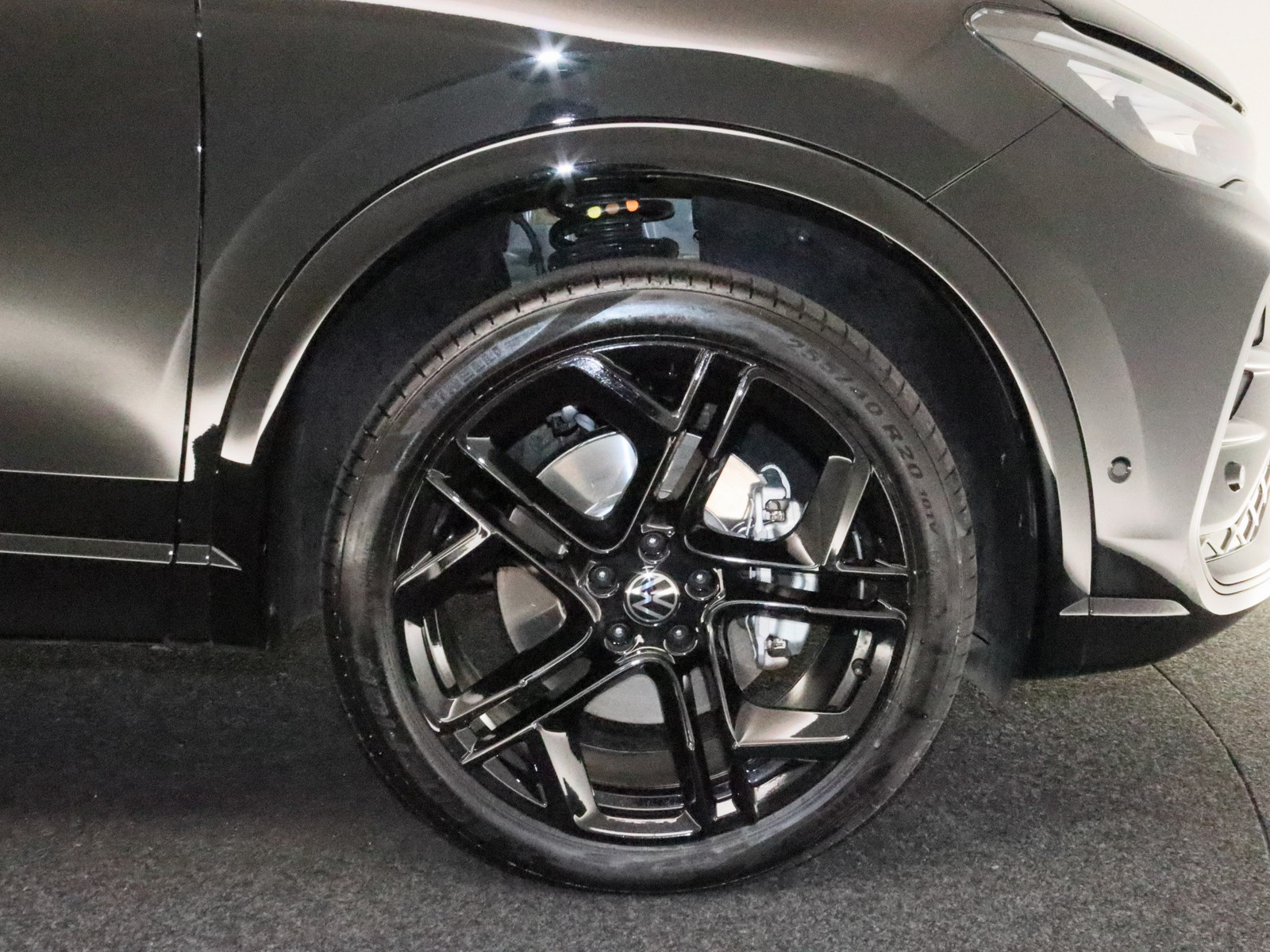 VW Tiguan 1.5 TSI eHybrid R-Line VW Tiguan 1.5 TSI eHybrid R-Line