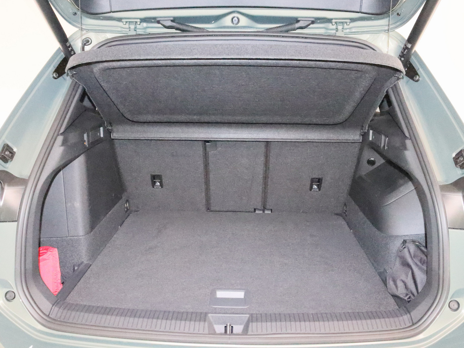 VW Tiguan 1.5 TSI eHybrid R-Line VW Tiguan 1.5 TSI eHybrid R-Line