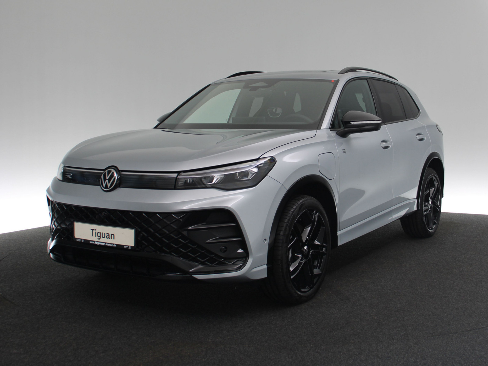 VW Tiguan 1.5 TSI eHybrid R-Line VW Tiguan 1.5 TSI eHybrid R-Line