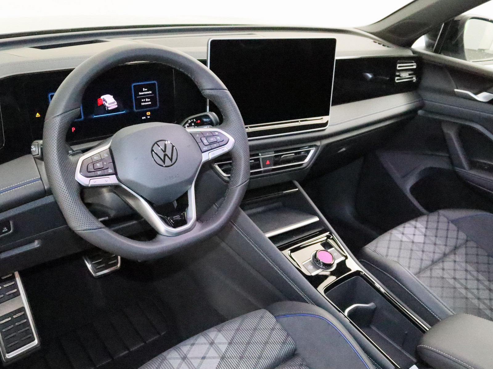 VW Tiguan 1.5 TSI eHybrid R-Line VW Tiguan 1.5 TSI eHybrid R-Line