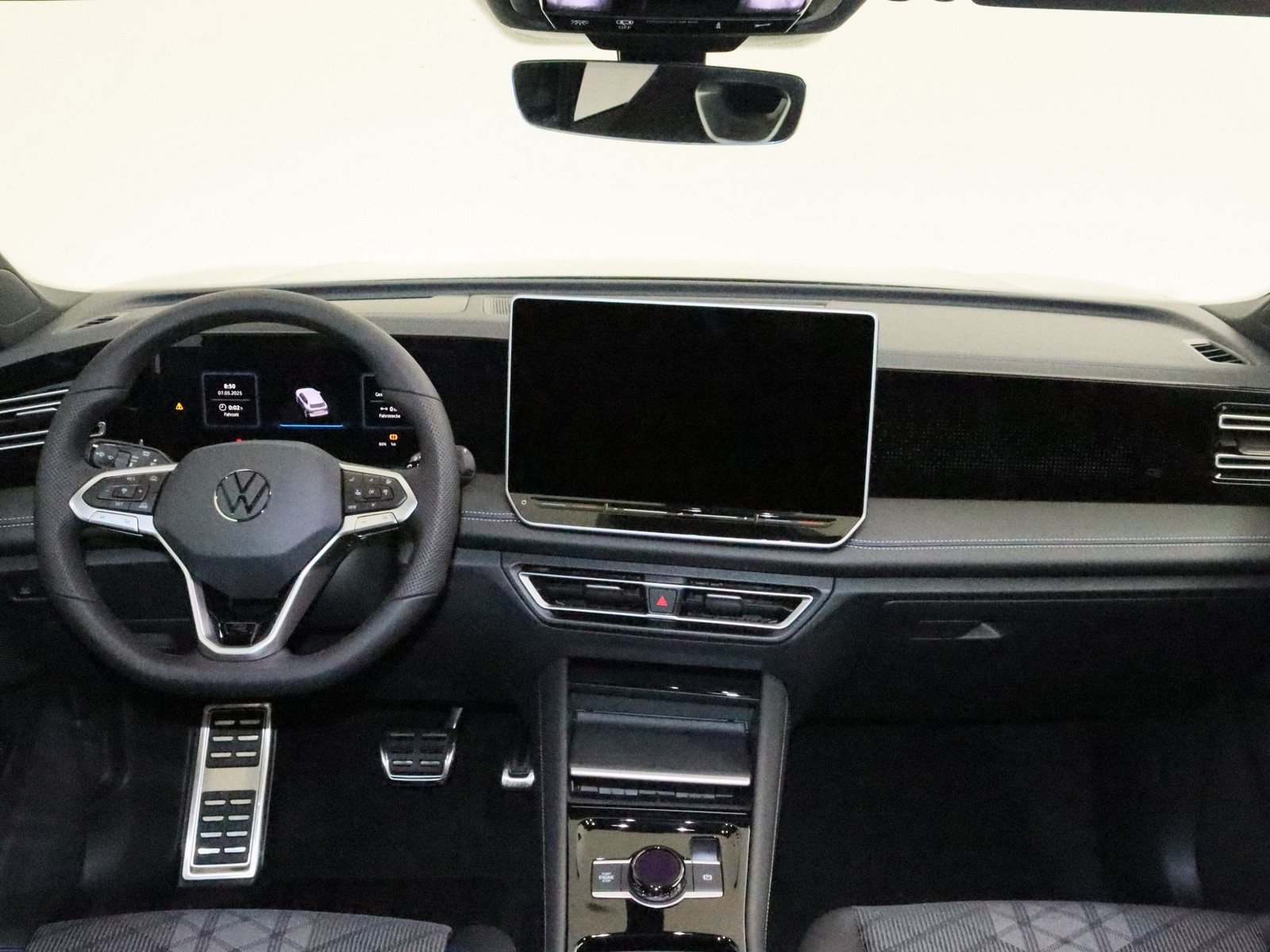 VW Tiguan 1.5 TSI eHybrid R-Line VW Tiguan 1.5 TSI eHybrid R-Line