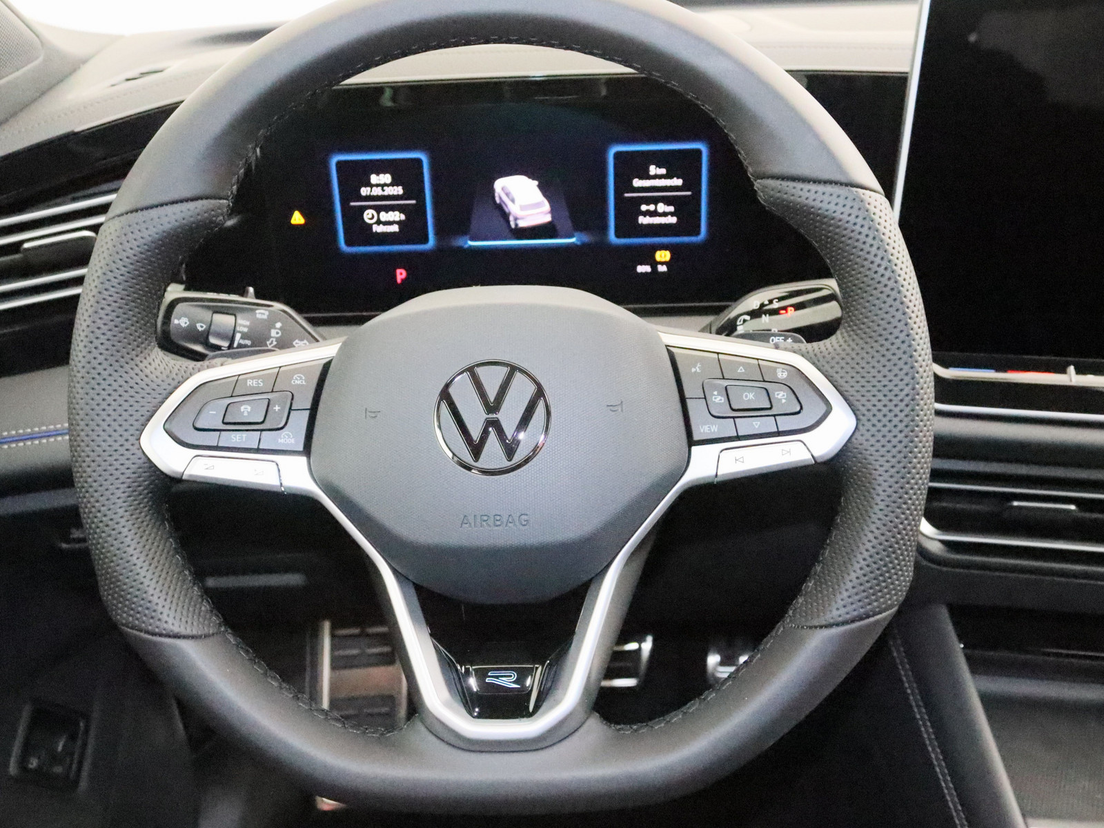 VW Tiguan 1.5 TSI eHybrid R-Line VW Tiguan 1.5 TSI eHybrid R-Line