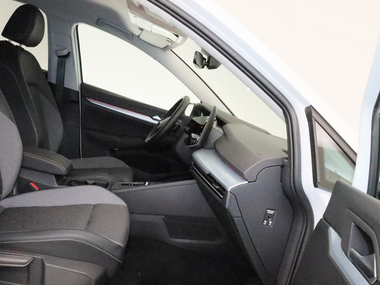 VW Golf VIII 1.5 eTSI Goal VW Golf VIII 1.5 eTSI Goal