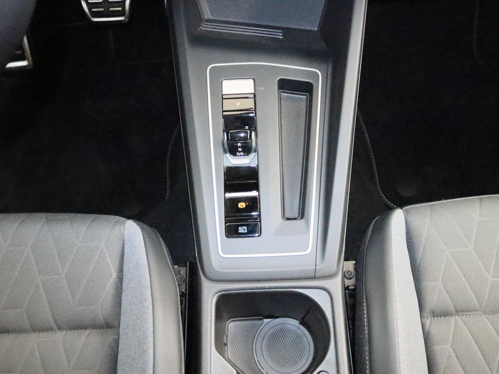 VW Golf VIII 1.5 eTSI Goal VW Golf VIII 1.5 eTSI Goal