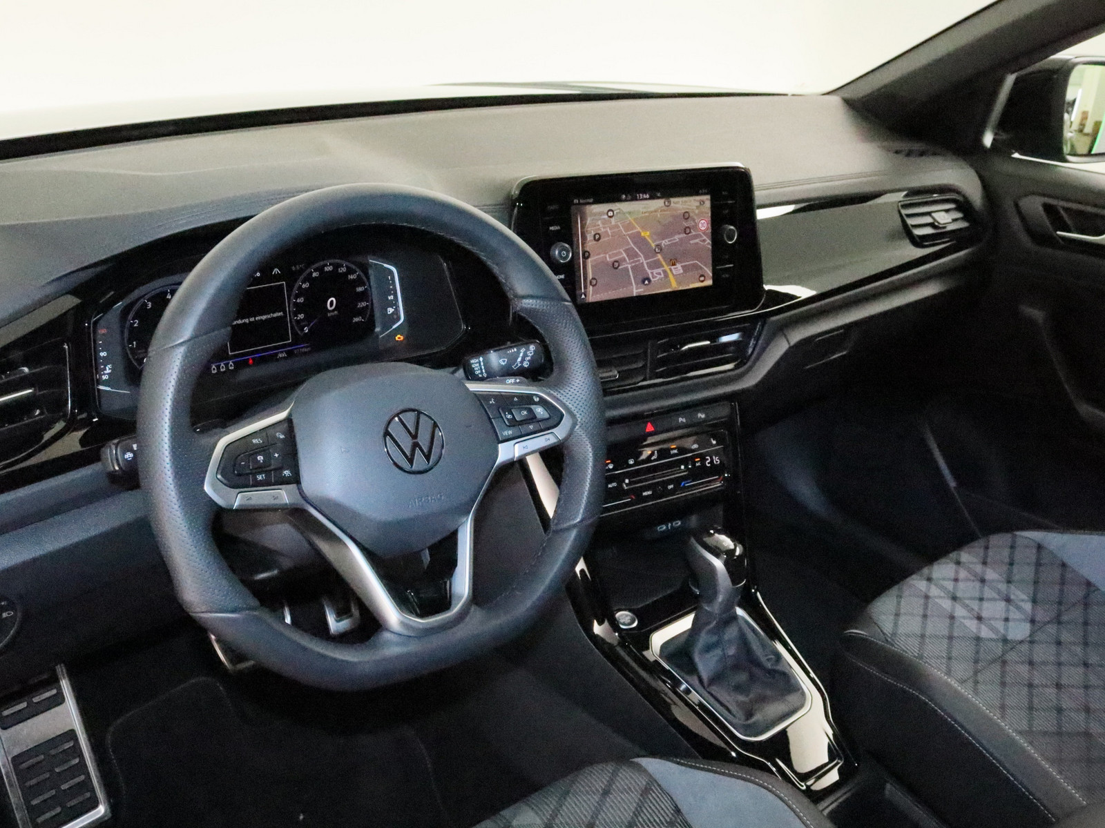 VW T-Roc 1.5 TSI R-Line VW T-Roc 1.5 TSI R-Line