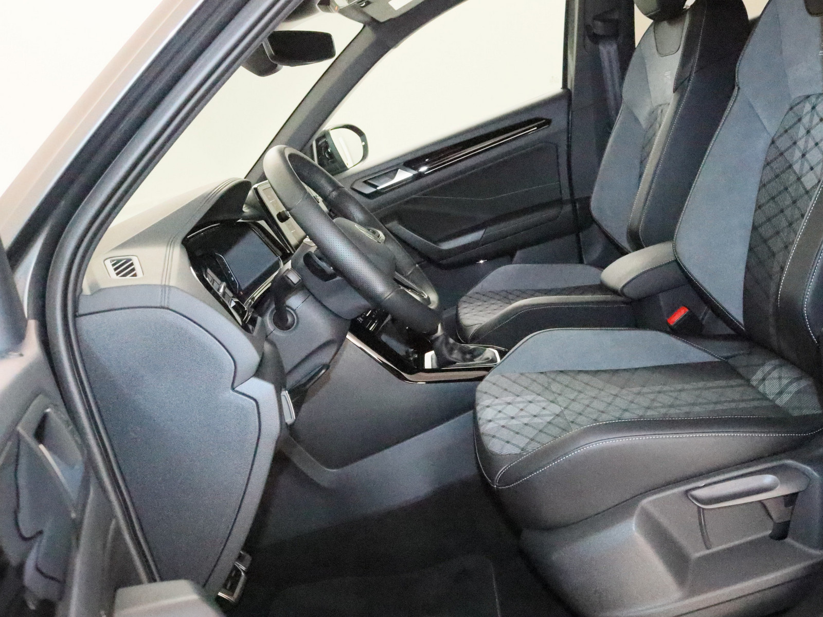 VW T-Roc 1.5 TSI R-Line VW T-Roc 1.5 TSI R-Line