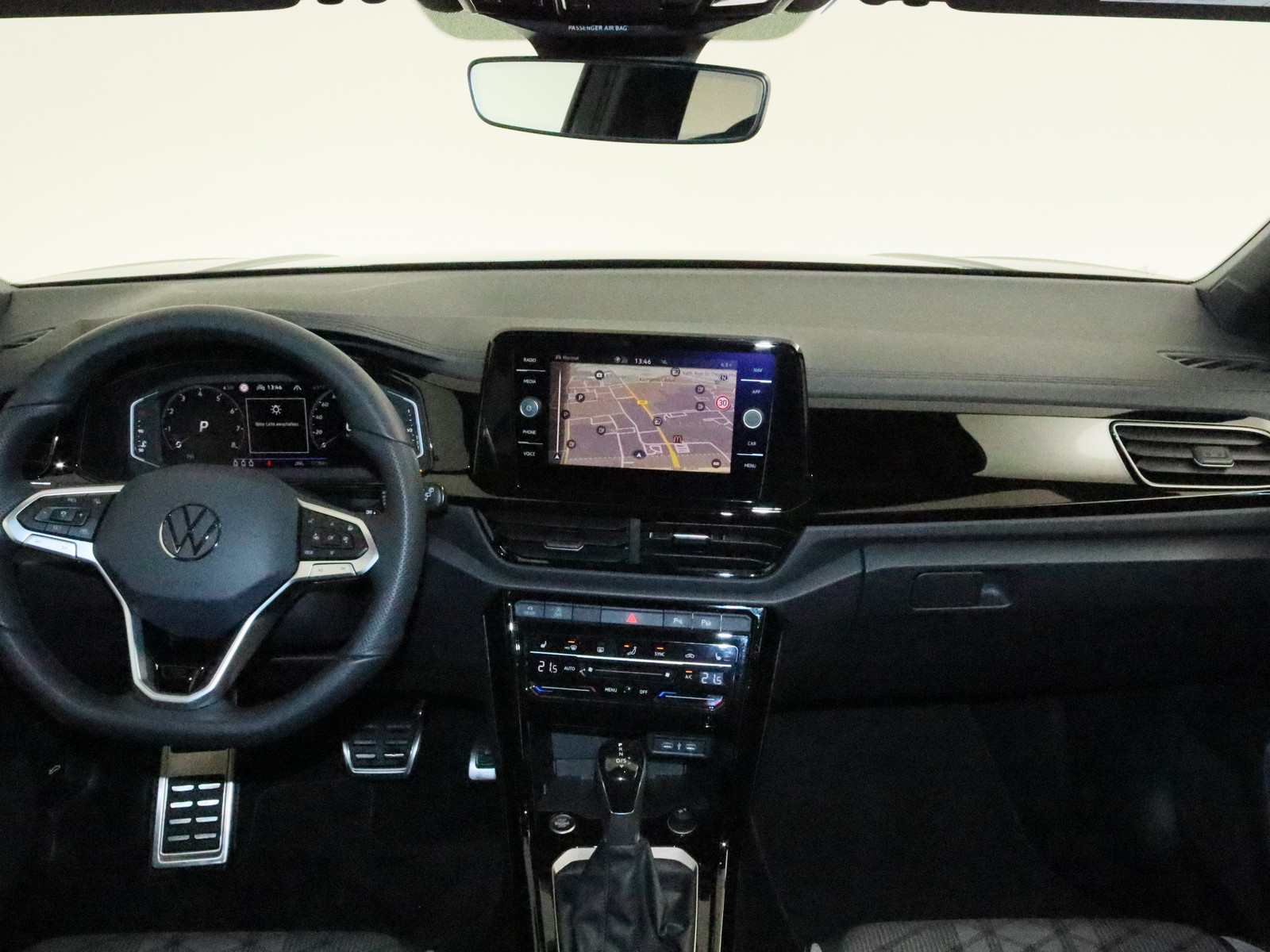 VW T-Roc 1.5 TSI R-Line VW T-Roc 1.5 TSI R-Line