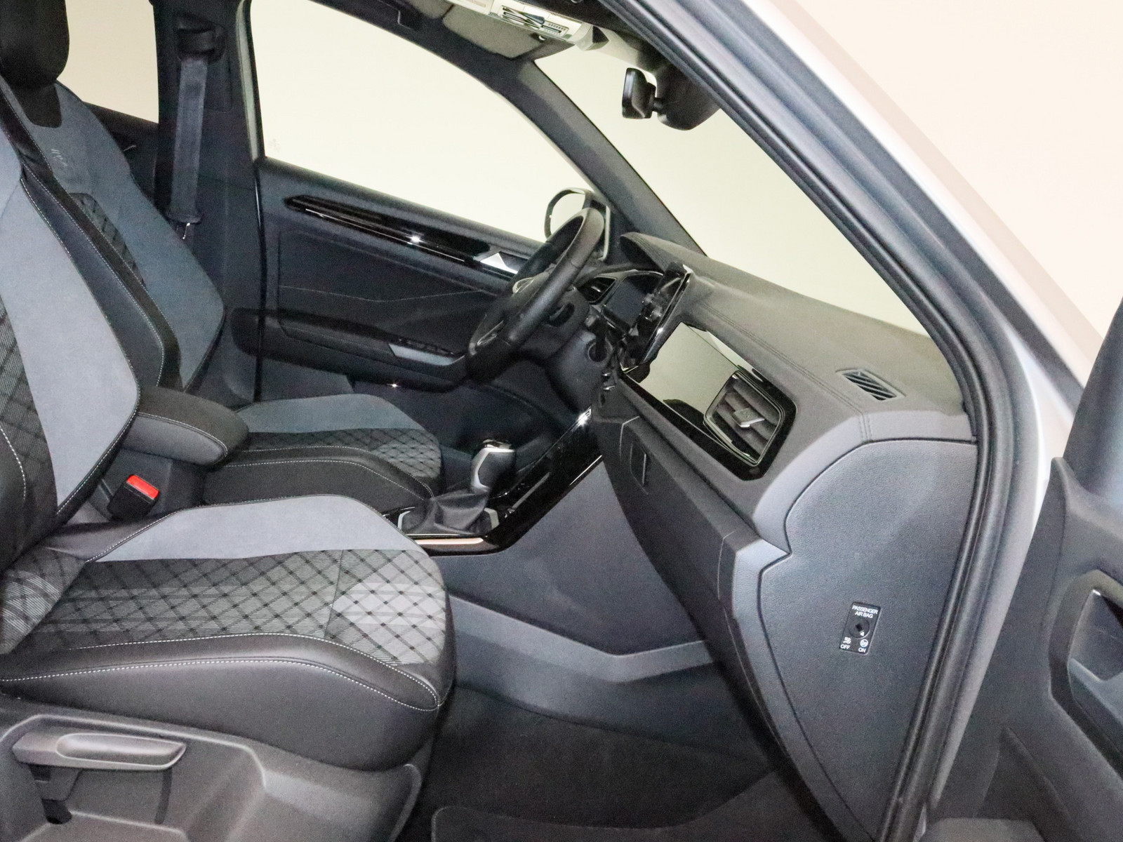 VW T-Roc 1.5 TSI R-Line VW T-Roc 1.5 TSI R-Line