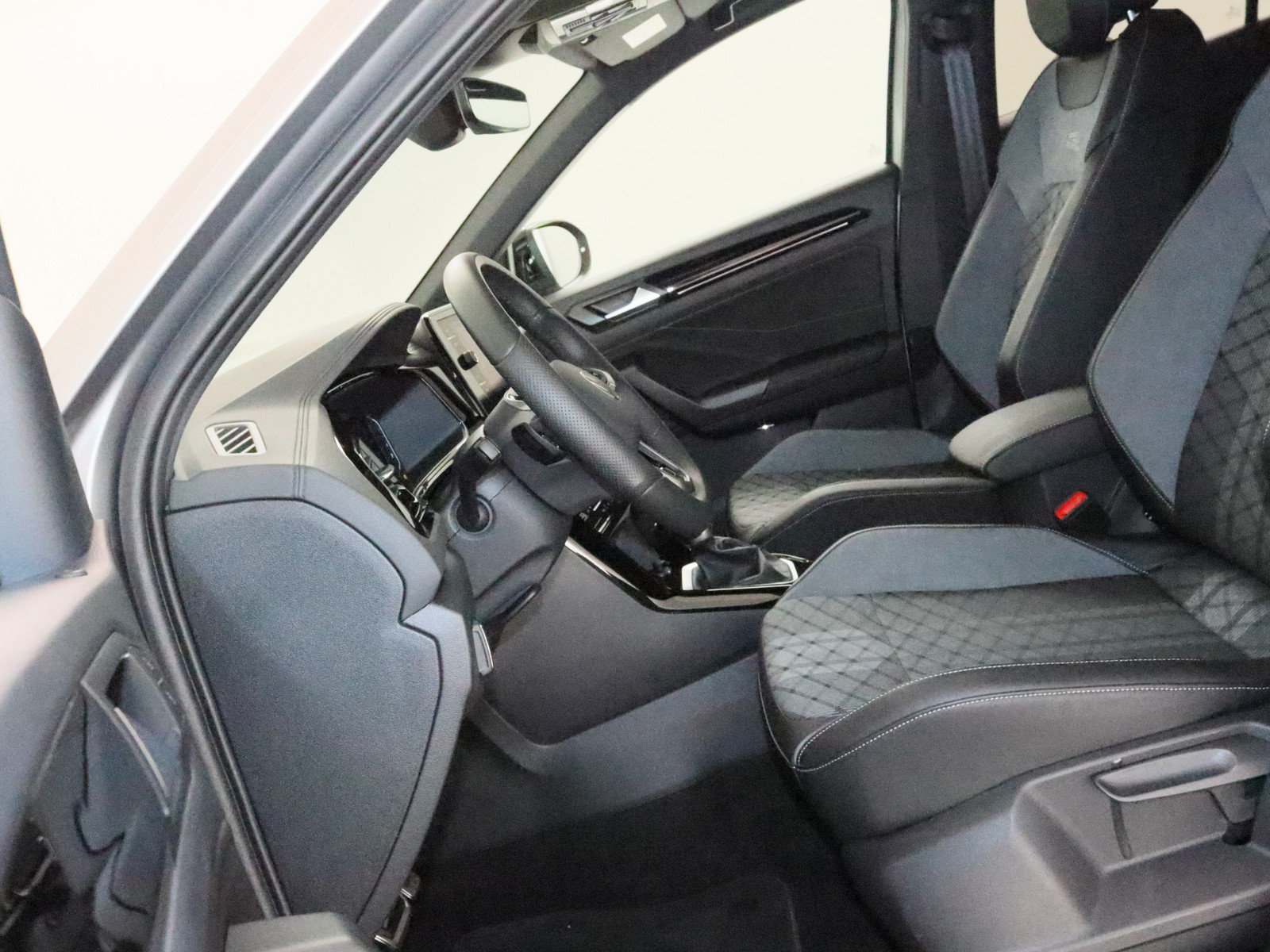 VW T-Roc 1.5 TSI R-Line VW T-Roc 1.5 TSI R-Line