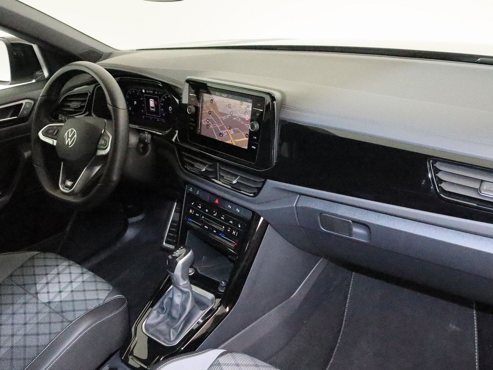 VW T-Roc 1.5 TSI R-Line VW T-Roc 1.5 TSI R-Line