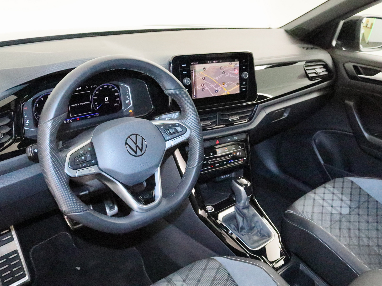 VW T-Roc 1.5 TSI R-Line VW T-Roc 1.5 TSI R-Line