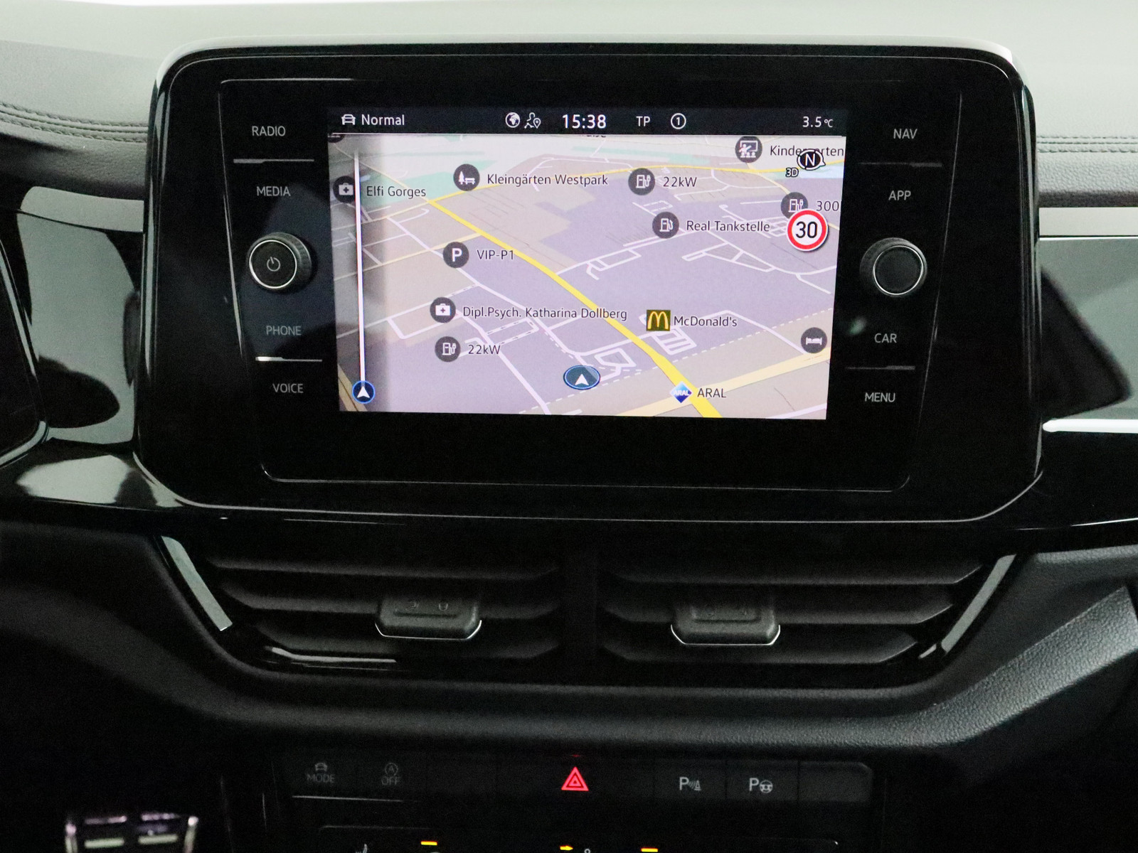 VW T-Roc 1.5 TSI R-Line VW T-Roc 1.5 TSI R-Line