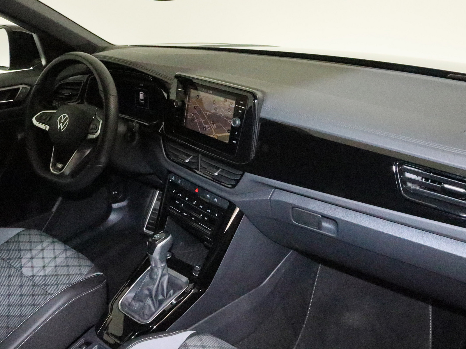 VW T-Roc 1.5 TSI R-Line VW T-Roc 1.5 TSI R-Line