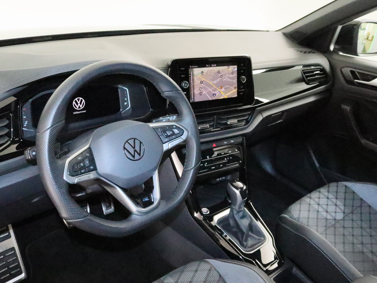 VW T-Roc 1.5 TSI R-Line VW T-Roc 1.5 TSI R-Line