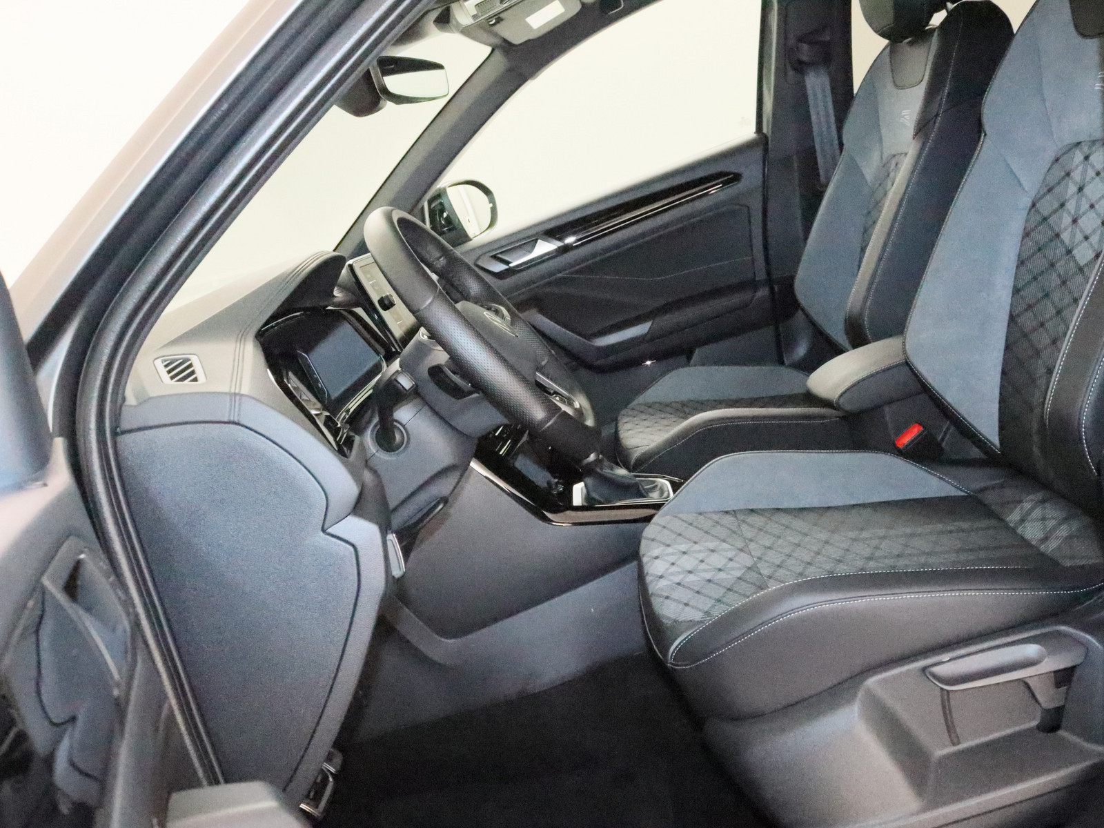 VW T-Roc 1.5 TSI R-Line VW T-Roc 1.5 TSI R-Line