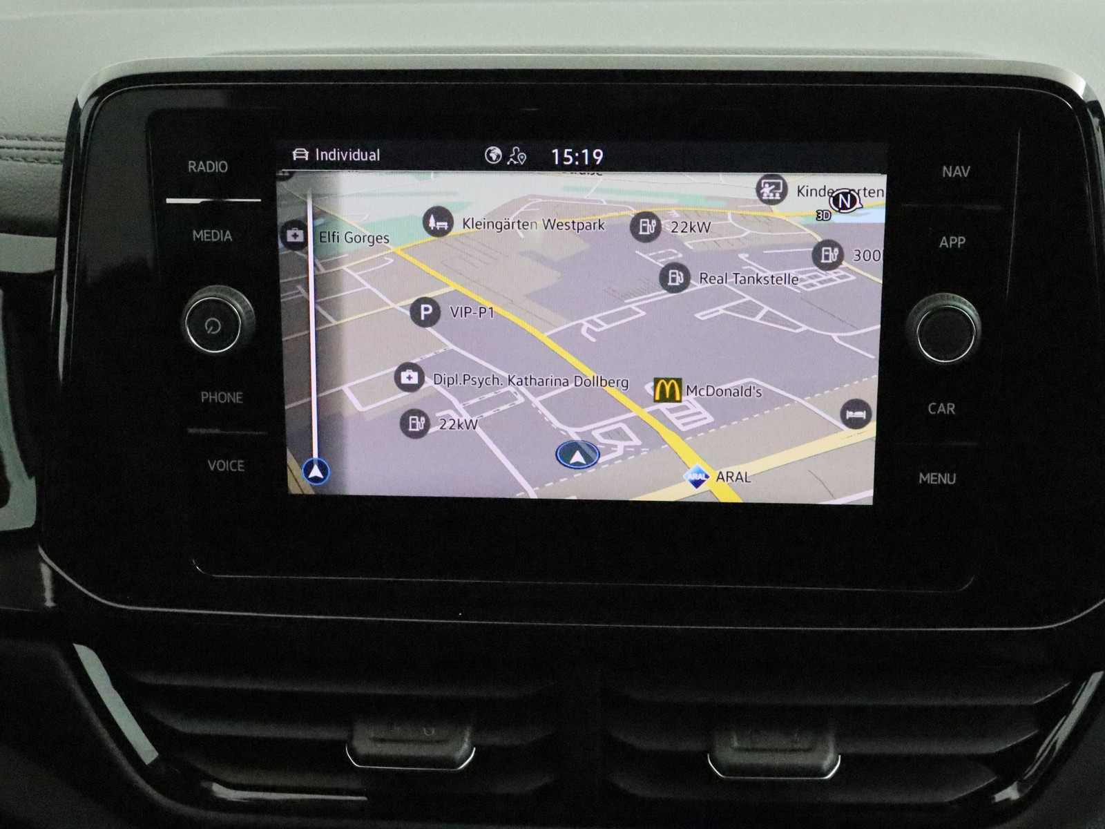 VW T-Roc 1.5 TSI R-Line VW T-Roc 1.5 TSI R-Line