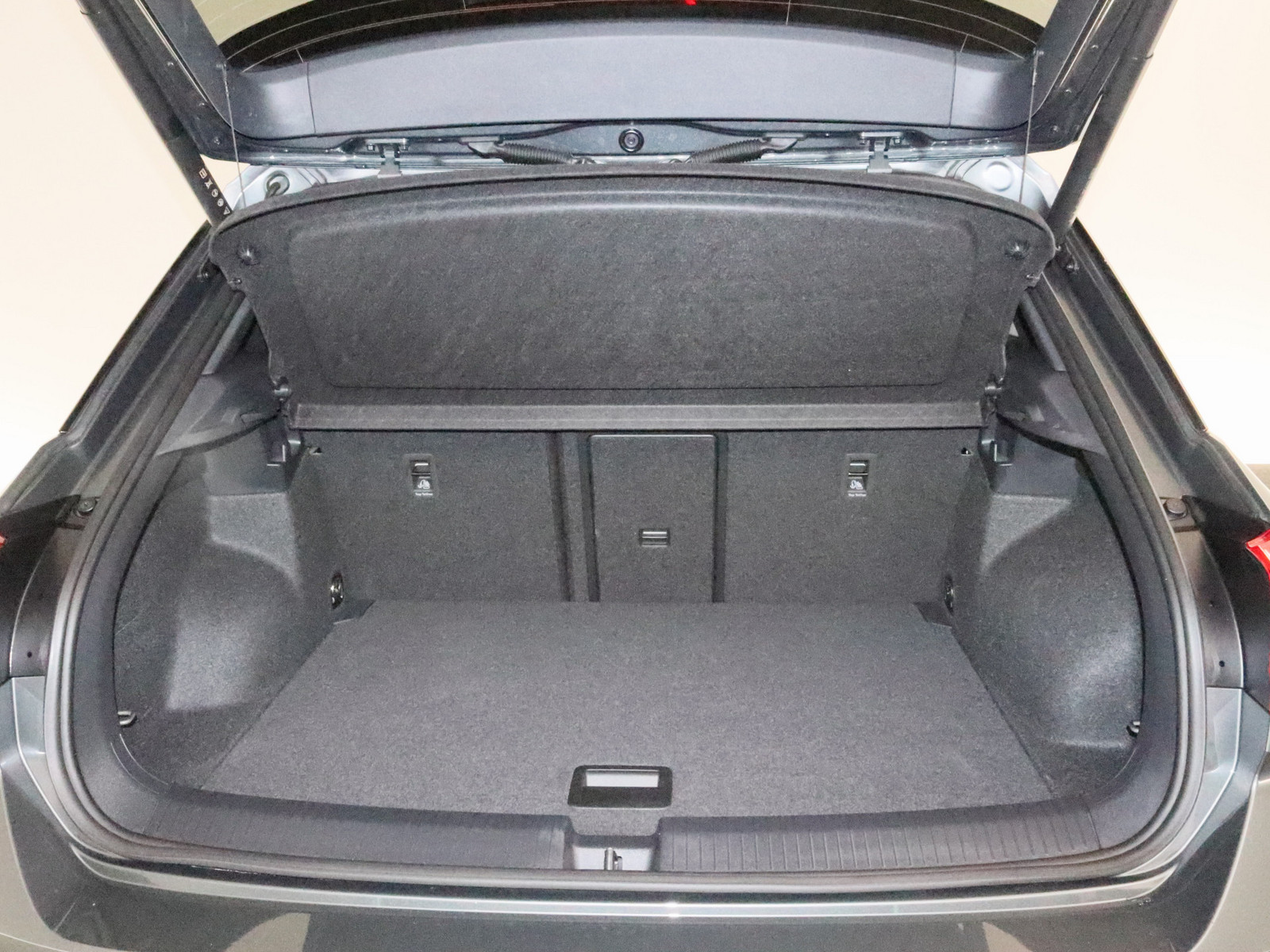 VW T-Roc 1.5 TSI R-Line VW T-Roc 1.5 TSI R-Line