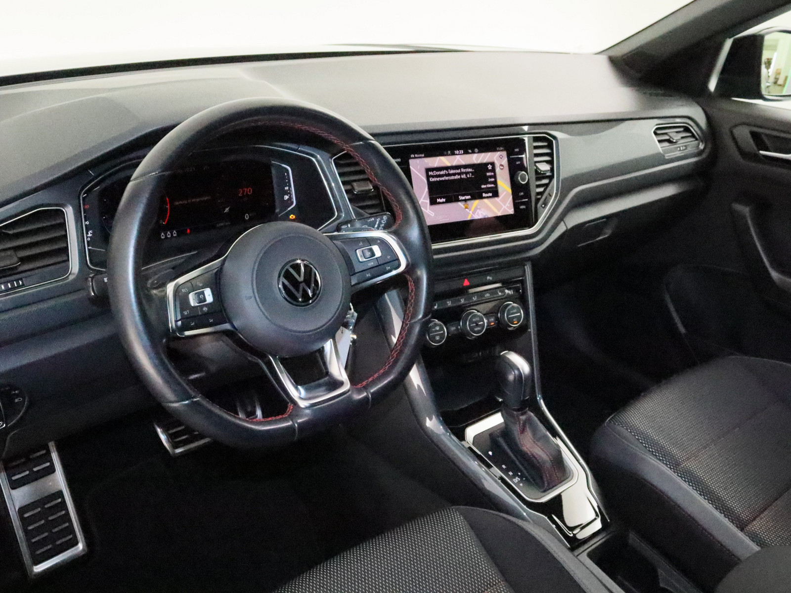 VW T-Roc 1.5 TSI Sport VW T-Roc 1.5 TSI Sport