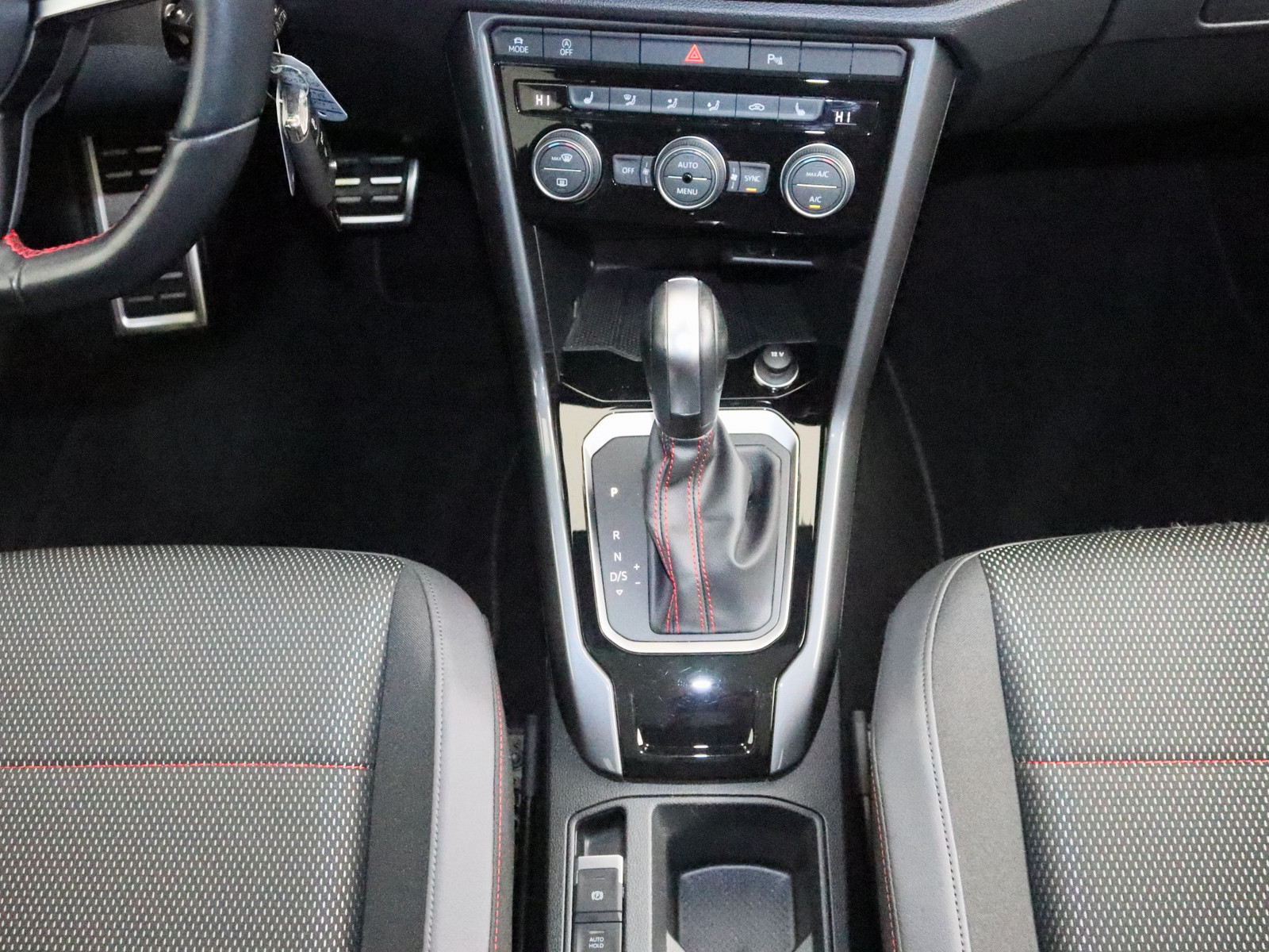 VW T-Roc 1.5 TSI Sport VW T-Roc 1.5 TSI Sport