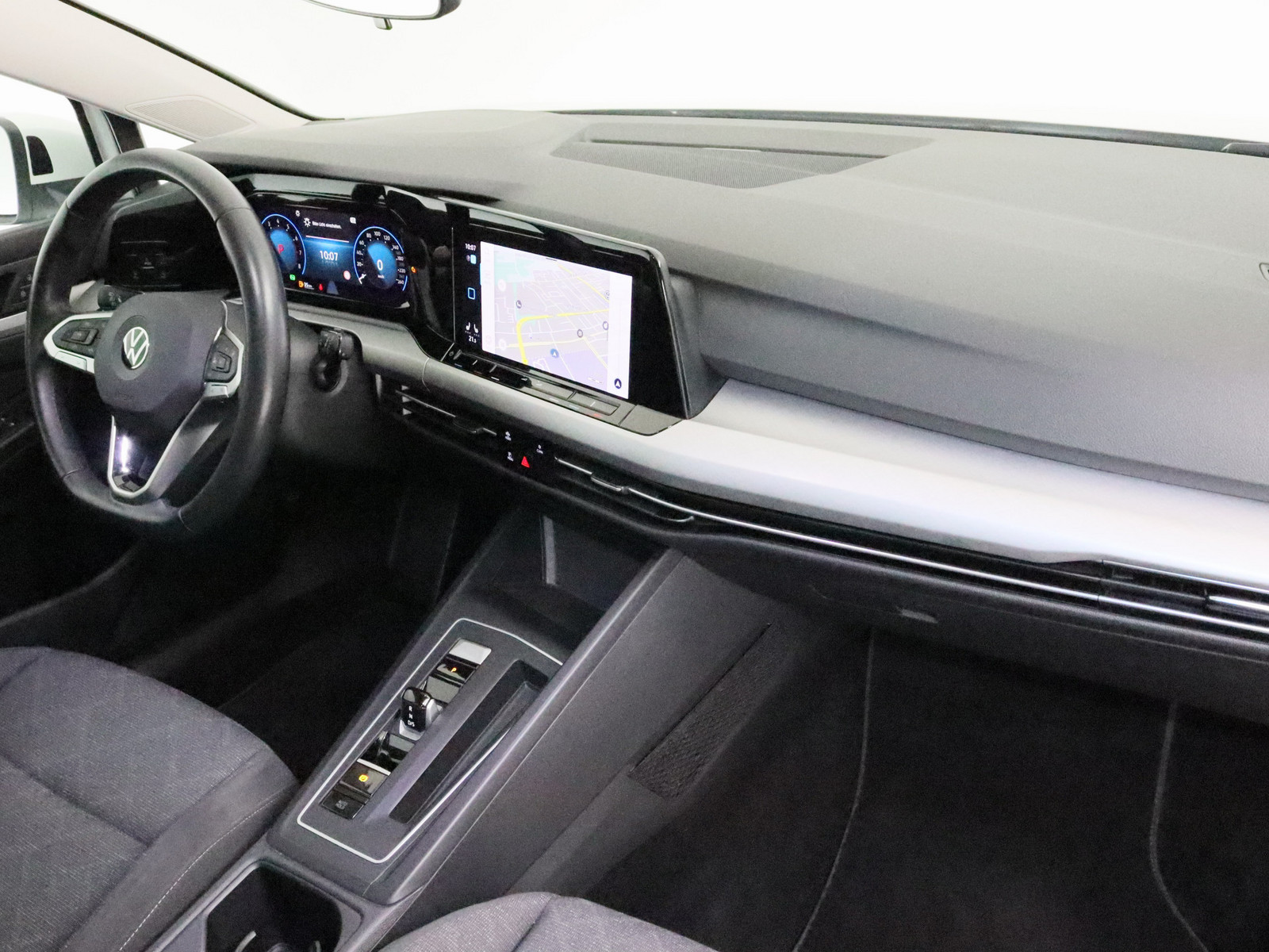 VW Golf VIII 1.5 eTSI Life VW Golf VIII 1.5 eTSI Life