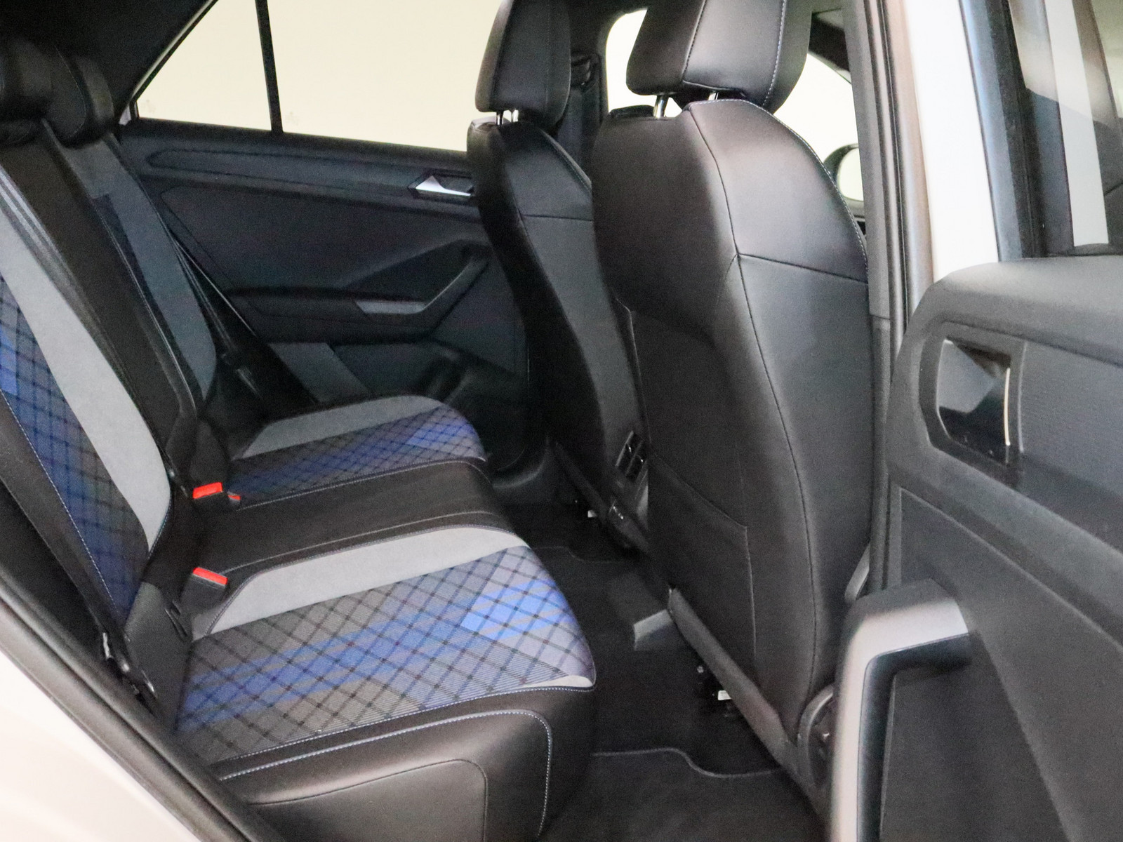 VW T-Roc 2.0 TSI R 4Motion VW T-Roc 2.0 TSI R 4Motion