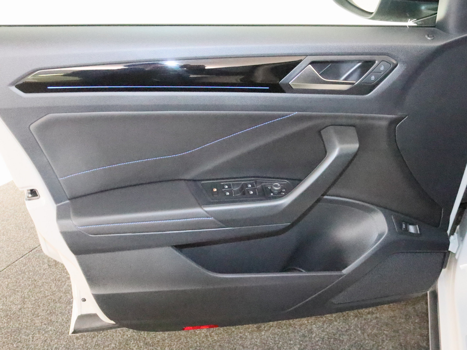 VW T-Roc 2.0 TSI R 4Motion VW T-Roc 2.0 TSI R 4Motion