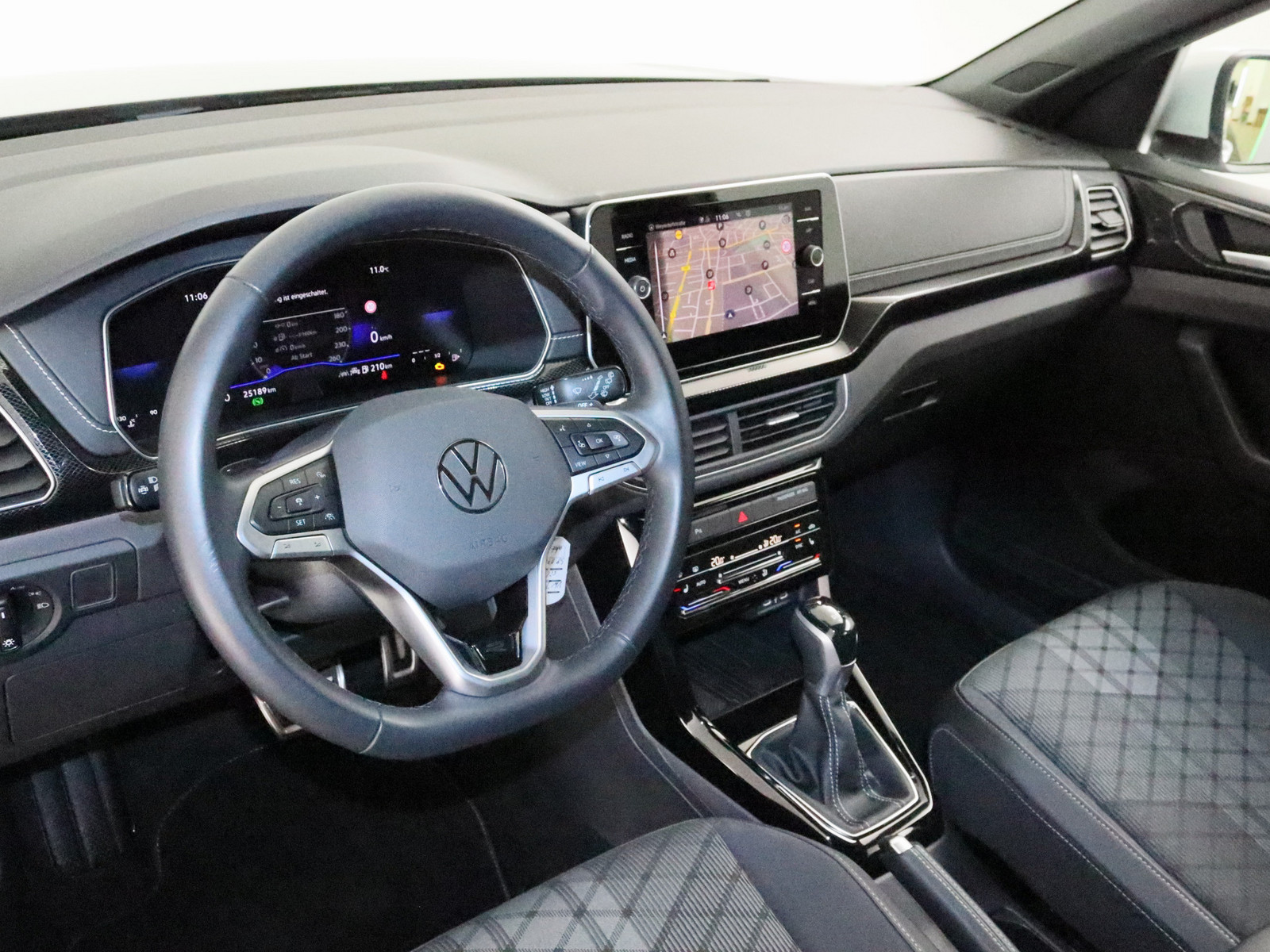 VW T-Cross 1.5 TSI R-Line VW T-Cross 1.5 TSI R-Line