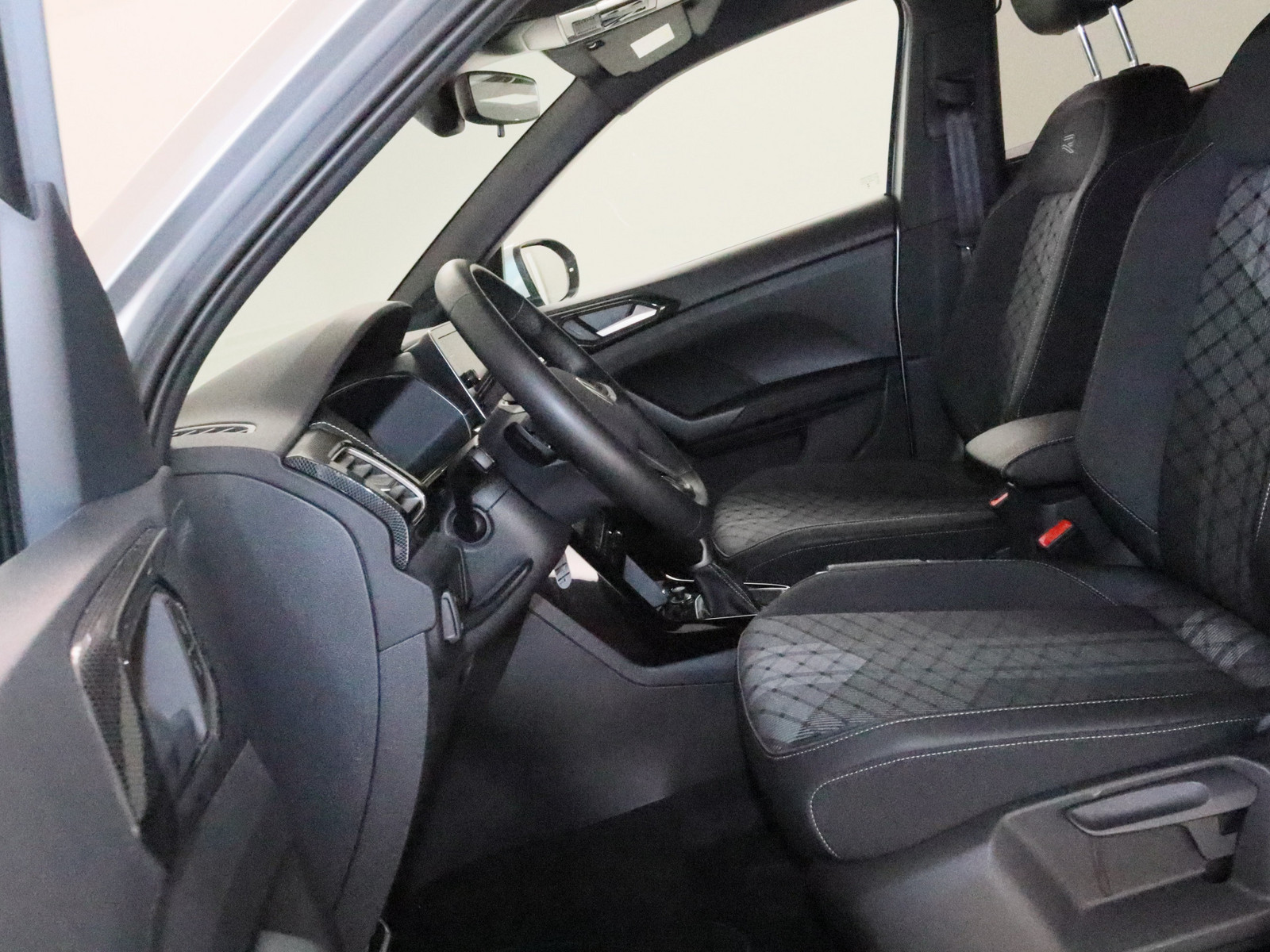 VW T-Cross 1.5 TSI R-Line VW T-Cross 1.5 TSI R-Line