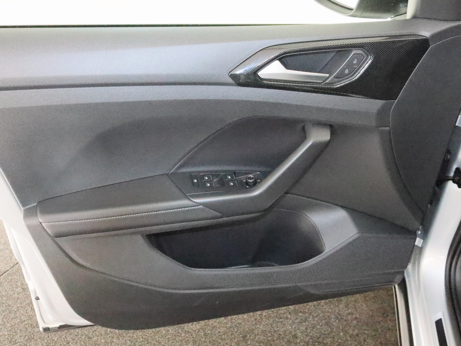 VW T-Cross 1.5 TSI R-Line VW T-Cross 1.5 TSI R-Line