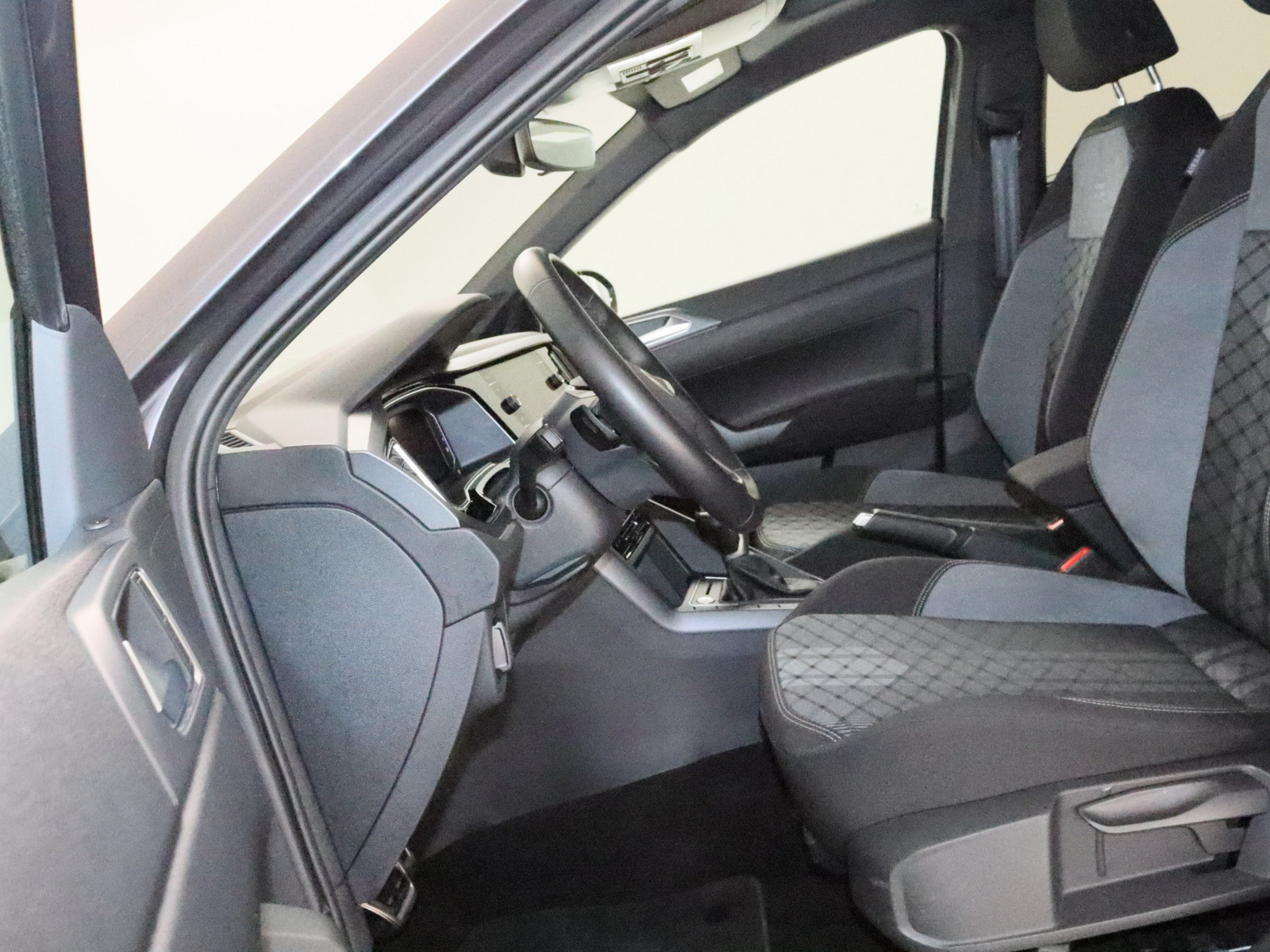 VW Taigo 1.0 TSI R-Line VW Taigo 1.0 TSI R-Line