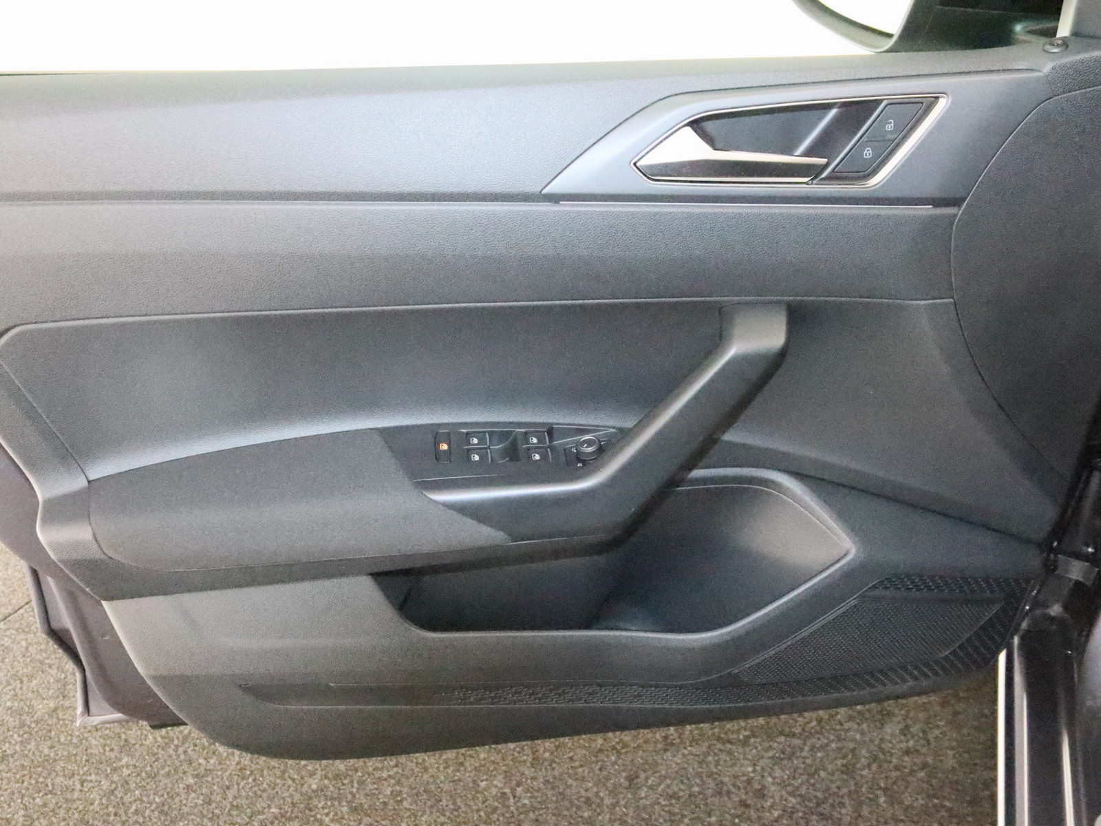 VW Taigo 1.0 TSI R-Line VW Taigo 1.0 TSI R-Line