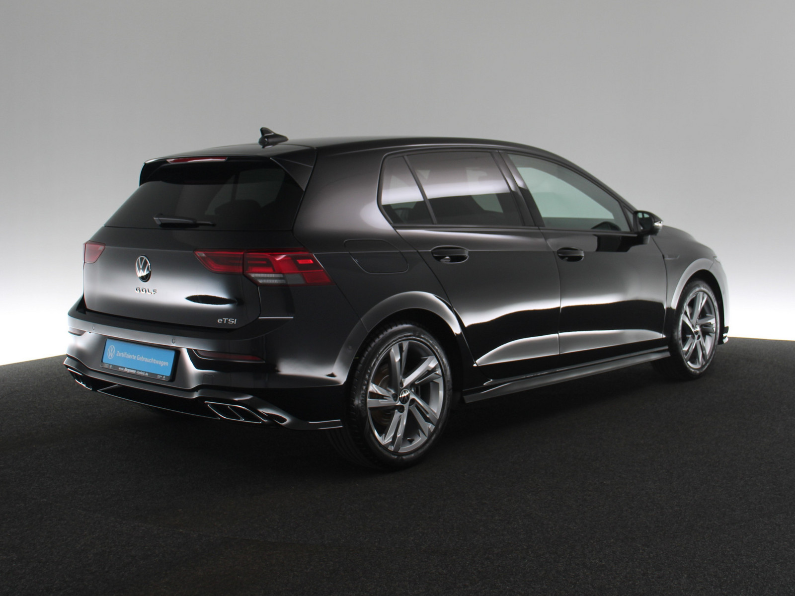 VW Golf VIII 1.5 eTSI R-Line VW Golf VIII 1.5 eTSI R-Line