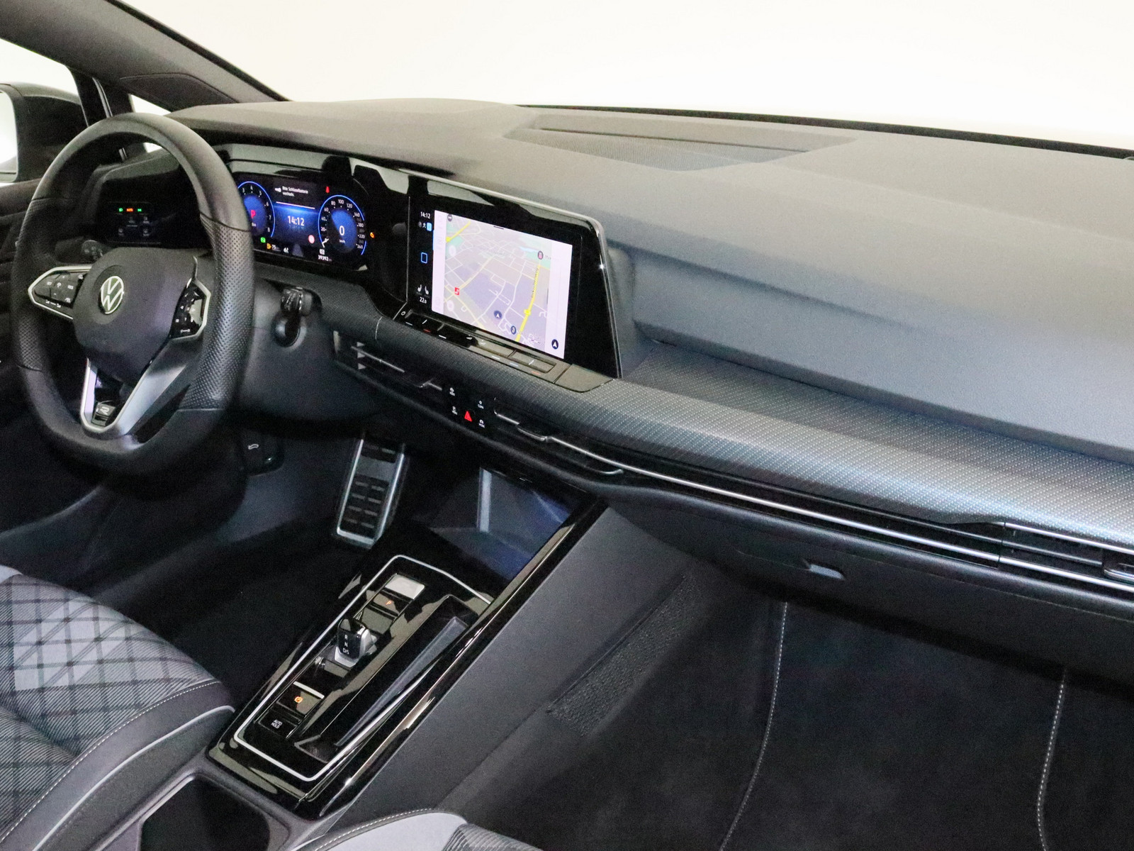 VW Golf VIII 1.5 eTSI R-Line VW Golf VIII 1.5 eTSI R-Line