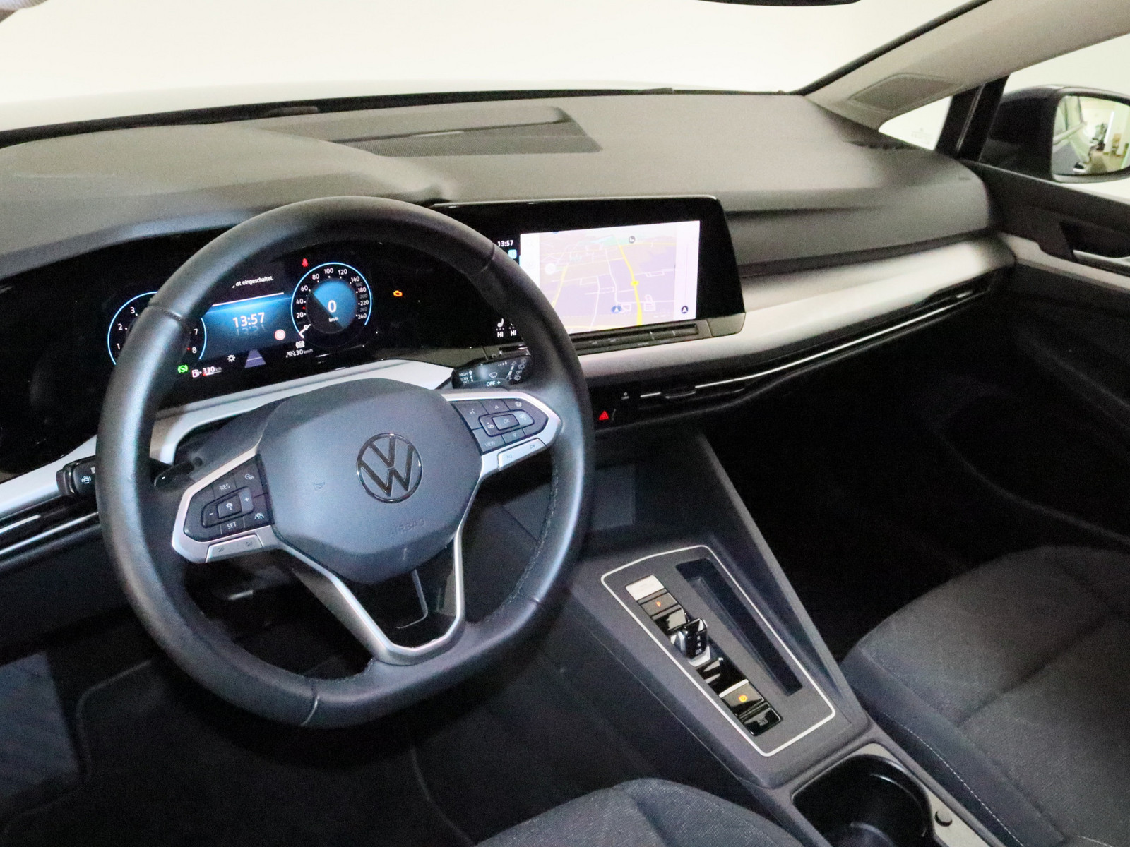 VW Golf VIII 1.5 eTSI Life VW Golf VIII 1.5 eTSI Life