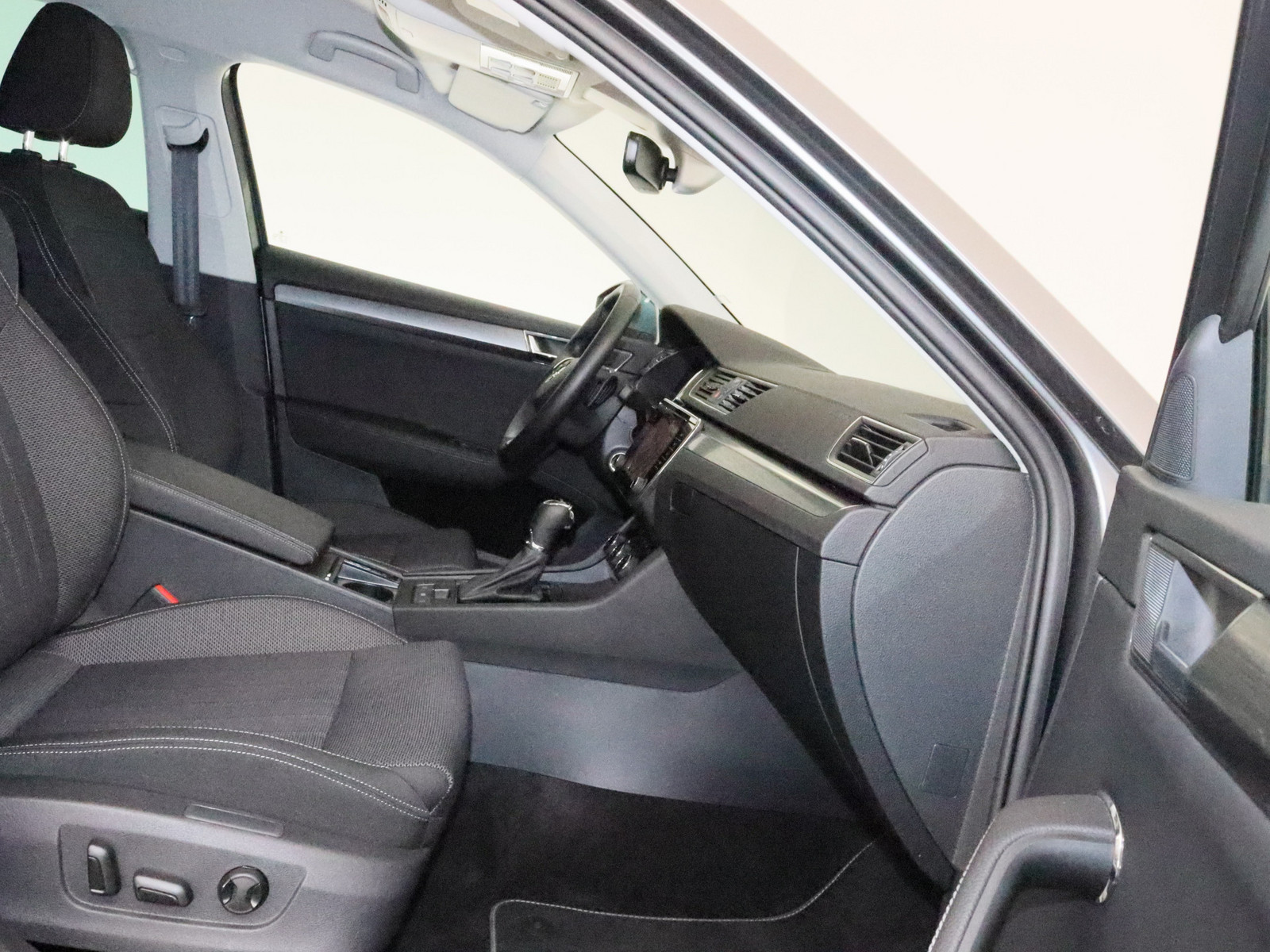 SKODA Superb Combi 2.0 TDI Style SKODA Superb Combi 2.0 TDI Style