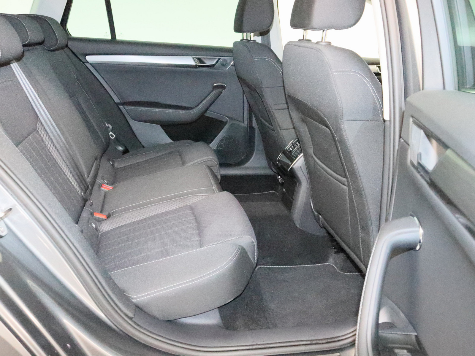 SKODA Superb Combi 2.0 TDI Style SKODA Superb Combi 2.0 TDI Style